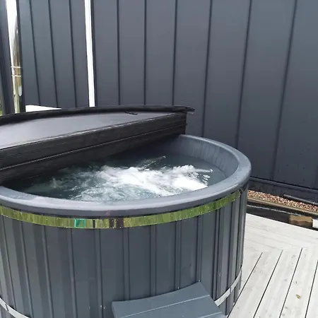 With Private Garden, Sauna, Jacuzzi Сasa de vacaciones