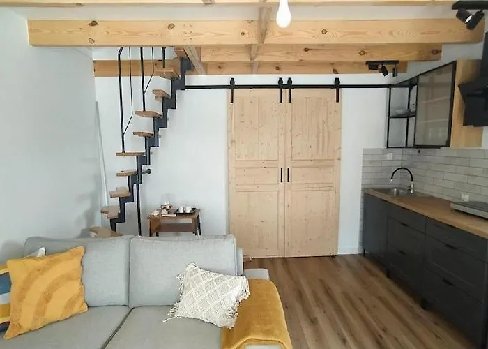 بيت للعطل With Private Garden, Sauna, Jacuzzi Zitzmin