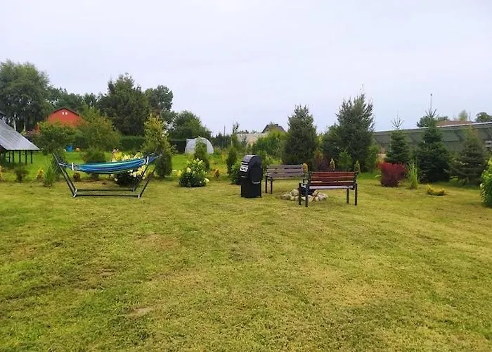 With Private Garden, Sauna, Jacuzzi بيت للعطل