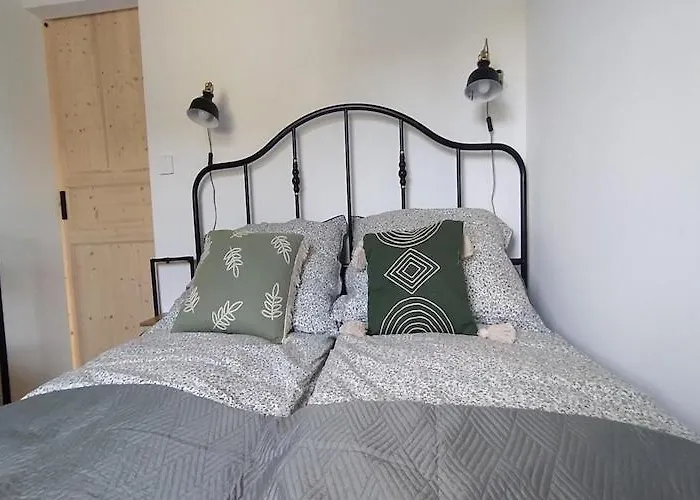 With Private Garden, Sauna, Jacuzzi بيت للعطل *